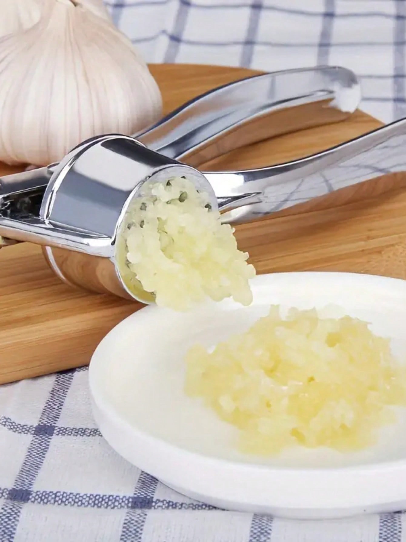 مكبس ثوم يدوي من الفولاذ المقا - مراجعة Quality Kitchen Gadgets وسعره